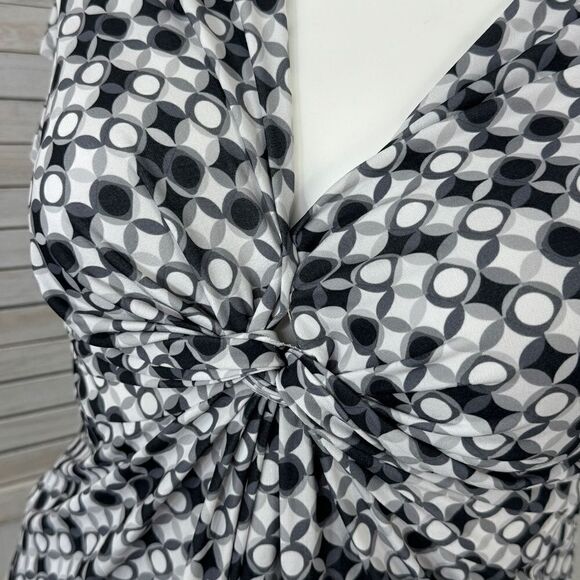 Cato Twist Front Geometric Print Tunic Top Grey White Large Cap Sleeve - Picture 5 of 12